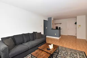 2121 N Cambridge Ave, Milwaukee, WI 53202 - Photo 4