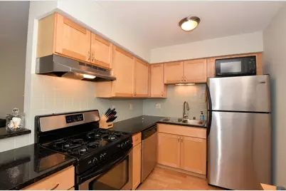 2121 N Cambridge Ave #212, Milwaukee, WI 53202 - Photo 10