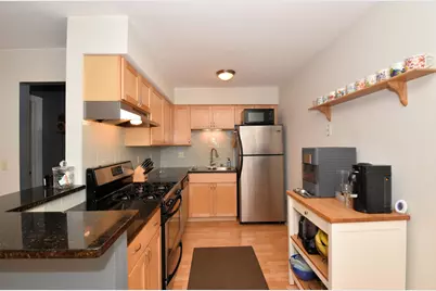 2121 N Cambridge Ave #212, Milwaukee, WI 53202 - Photo 6