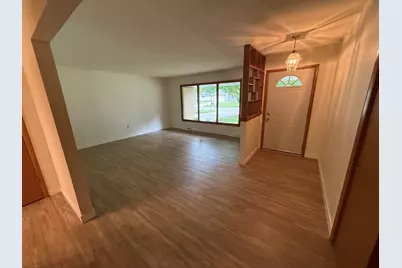 8414 S Verdev Dr, Oak Creek, WI 53154 - Photo 10
