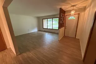 8414 S Verdev Dr, Oak Creek, WI 53154 - Photo 10