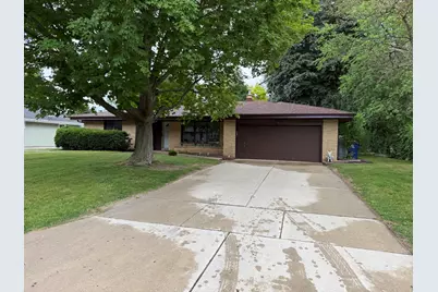 8414 S Verdev Dr, Oak Creek, WI 53154 - Photo 12
