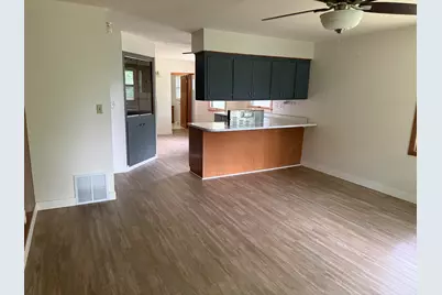 8414 S Verdev Dr, Oak Creek, WI 53154 - Photo 14