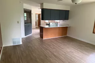 8414 S Verdev Dr, Oak Creek, WI 53154 - Photo 14