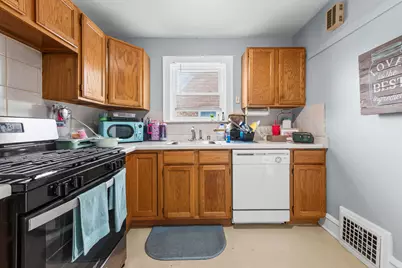 1554 E Hampton Dr, Whitefish Bay, WI 53217 - Photo 28