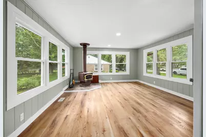 N69W20947  Pleasant St, Menomonee Falls, WI 53051 - Photo 22