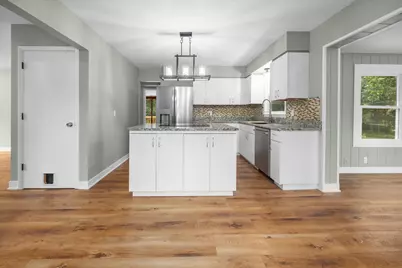 N69W20947  Pleasant St, Menomonee Falls, WI 53051 - Photo 18
