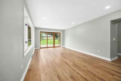 N69W20947  Pleasant St, Menomonee Falls, WI 53051 - Photo 12
