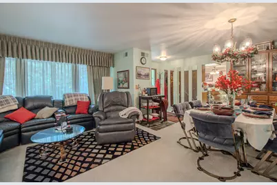 W152N7406  Westwood Dr, Menomonee Falls, WI 53051 - Photo 10