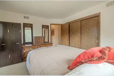 W152N7406  Westwood Dr, Menomonee Falls, WI 53051 - Photo 18