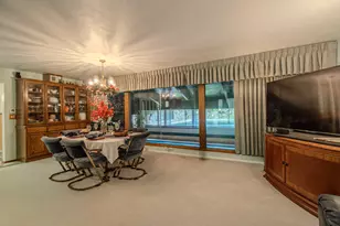 W152N7406 Westwood Dr, Menomonee Falls, WI 53051 - Photo 8