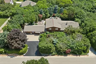 W152N7406 Westwood Dr, Menomonee Falls, WI 53051 - Photo 2