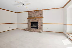 21840 Doneswood Dr, Brookfield, WI 53186 - Photo 4