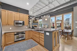 1325 N Van Buren St, Milwaukee, WI 53202 - Photo 8