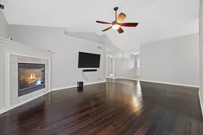 8407 S Cortland Dr, Oak Creek, WI 53154 - Photo 6