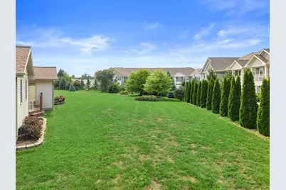 8407 S Cortland Dr, Oak Creek, WI 53154 - Photo 32