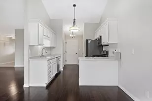 8407 S Cortland Dr, Oak Creek, WI 53154 - Photo 10