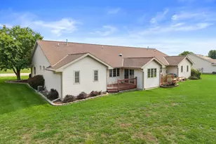 8407 S Cortland Dr, Oak Creek, WI 53154 - Photo 28
