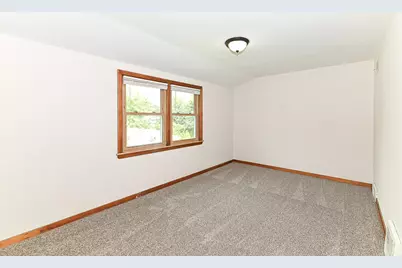 2321 S 82nd St, West Allis, WI 53219 - Photo 20