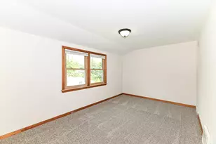 2321 S 82nd St, West Allis, WI 53219 - Photo 20