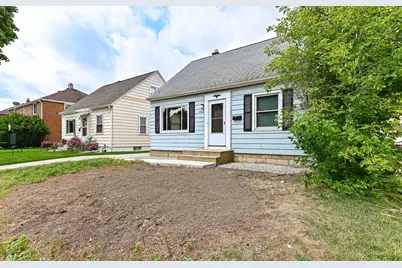 2321 S 82nd St, West Allis, WI 53219 - Photo 2