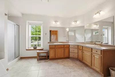 N173W20011  Creekside Dr, Jackson, WI 53037 - Photo 20