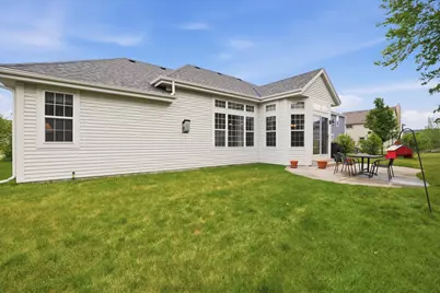 N173W20011  Creekside Dr, Jackson, WI 53037 - Photo 2