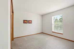 N173W20011 Creekside Dr, Jackson, WI 53037 - Photo 22