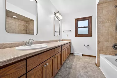 5236  Willowview Rd, Racine, WI 53402 - Photo 28