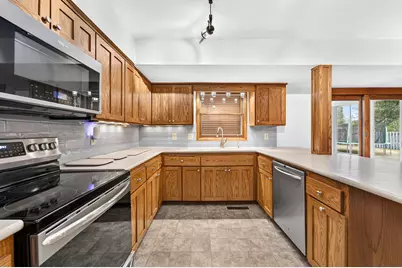 5236  Willowview Rd, Racine, WI 53402 - Photo 8