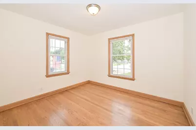 2563 S 99th St, West Allis, WI 53227 - Photo 14