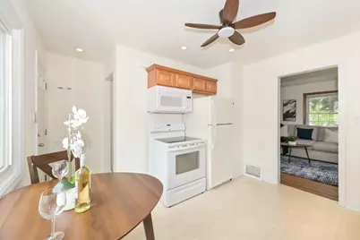2563 S 99th St, West Allis, WI 53227 - Photo 12