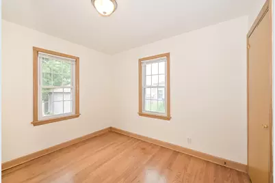 2563 S 99th St, West Allis, WI 53227 - Photo 16