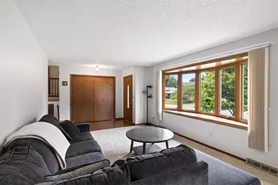 1024  Park Ridge Dr, Onalaska, WI 54650 - Photo 8