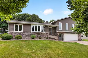 1024 Park Ridge Dr, Onalaska, WI 54650 - Photo 1