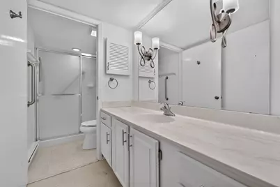 3838 N Oakland Ave #375, Shorewood, WI 53211 - Photo 12
