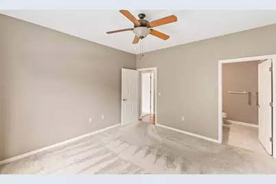 W398N6071  Autumn Woods Dr, Oconomowoc, WI 53066 - Photo 14