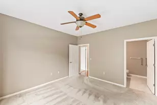 W398N6071 Autumn Woods Dr, Oconomowoc, WI 53066 - Photo 14