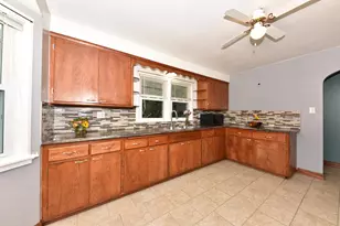 3208 S 30th St, Milwaukee, WI 53215 - Photo 12