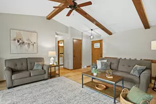 3580 W Cottonwood Ct, Greenfield, WI 53221 - Photo 4
