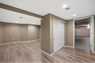 3580 W Cottonwood Ct, Greenfield, WI 53221 - Photo 18
