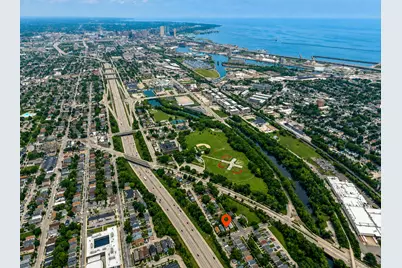 306 W Harrison Ave, Milwaukee, WI 53207 - Photo 20