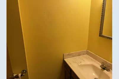 9105 W Howard Ave, Greenfield, WI 53228 - Photo 6