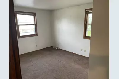 9105 W Howard Ave, Greenfield, WI 53228 - Photo 10