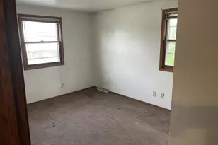 9105 W Howard Ave, Greenfield, WI 53228 - Photo 10