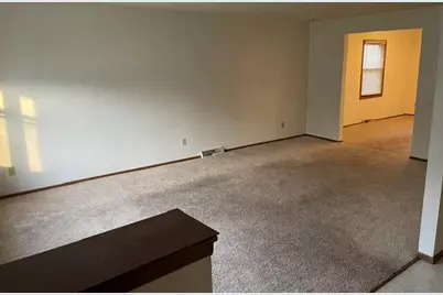 9105 W Howard Ave, Greenfield, WI 53228 - Photo 4