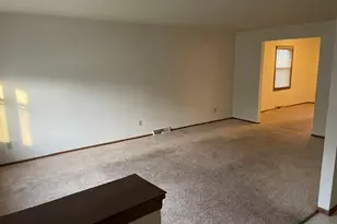 9105 W Howard Ave, Greenfield, WI 53228 - Photo 4