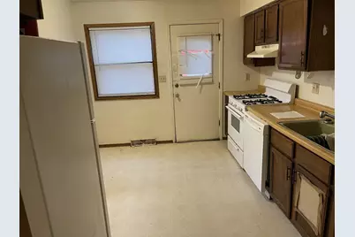 9105 W Howard Ave, Greenfield, WI 53228 - Photo 2