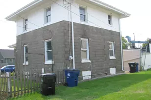 1018 Caron Butler Dr, Racine, WI 53403 - Photo 4
