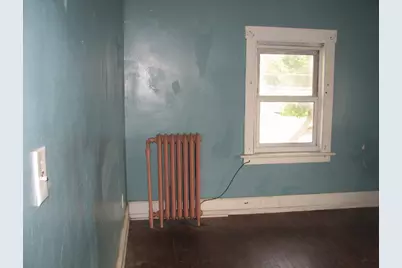 1018  Caron Butler Dr, Racine, WI 53403 - Photo 12